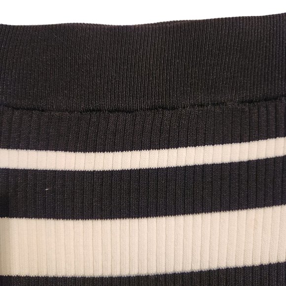 NWT Gabrielle Union Striped Black & White Faux Wrap Skirt from Fashion To Figure - Picture 4 of 5